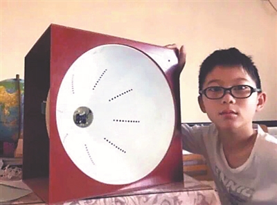 高云路与他的发明作品。