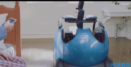 日企研发轮椅型机器人 用户可自由“骑行”